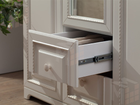 Шкаф трехстворчатый Белла